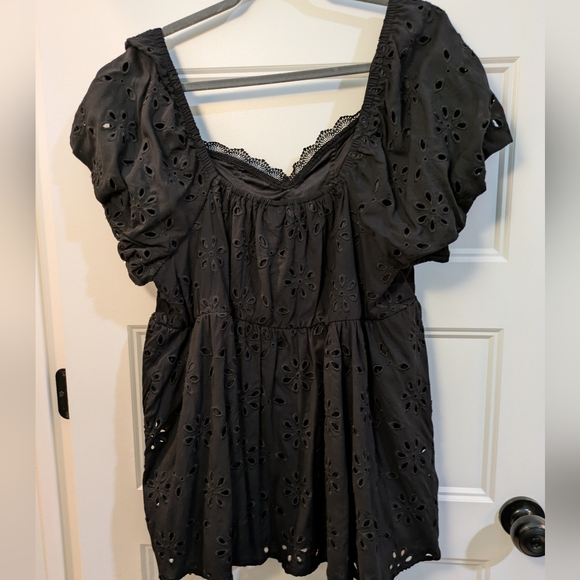 New with tags! Torrid Black Eyelet Puff-Sleeve Top - Picture 11 of 14
